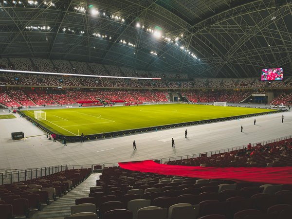 Comment la kinésiologie applique-t-elle ses principes pour améliorer la technique de lancer chez les joueurs de baseball ?